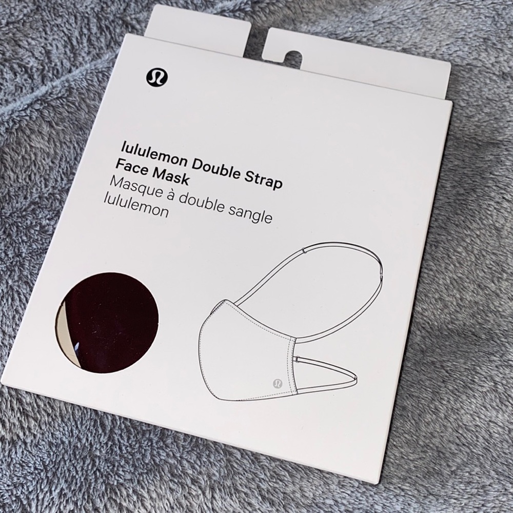 📍NWT📍Lululemon Double Strap Face mask Garnet